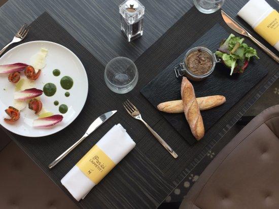 Gourmet Bar Restaurant